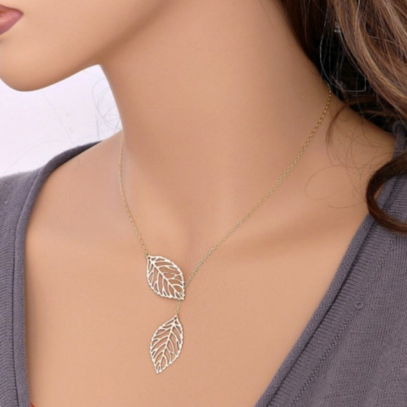 Silver color double leaf necklace - Picture 2 of 4